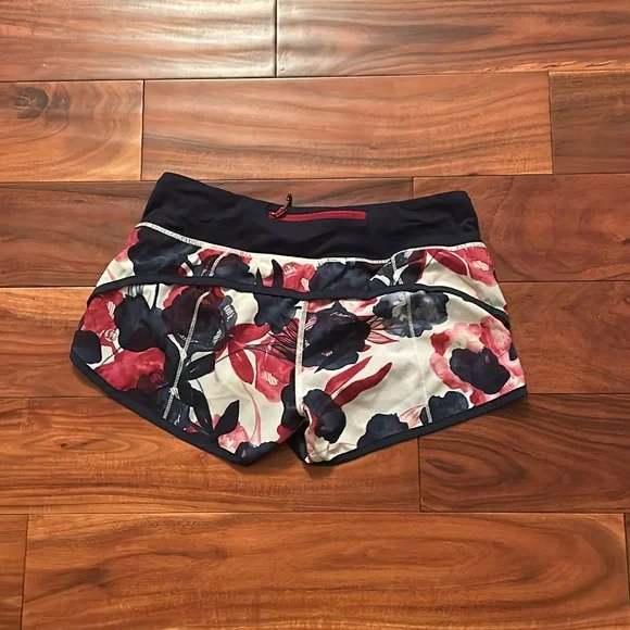 Athletic shorts - Picture 2 of 2